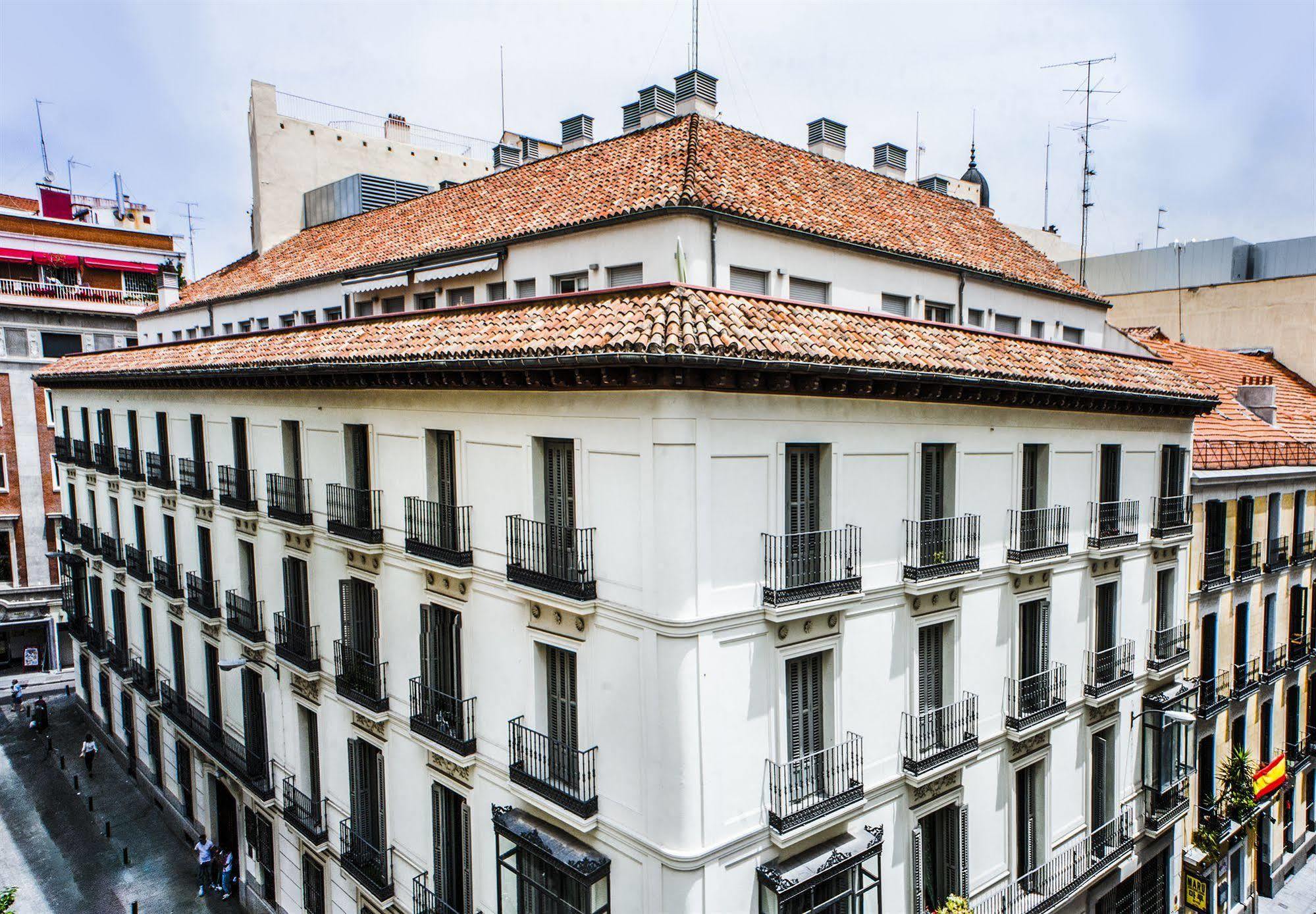 Gran Via Suites Madrid Esterno foto